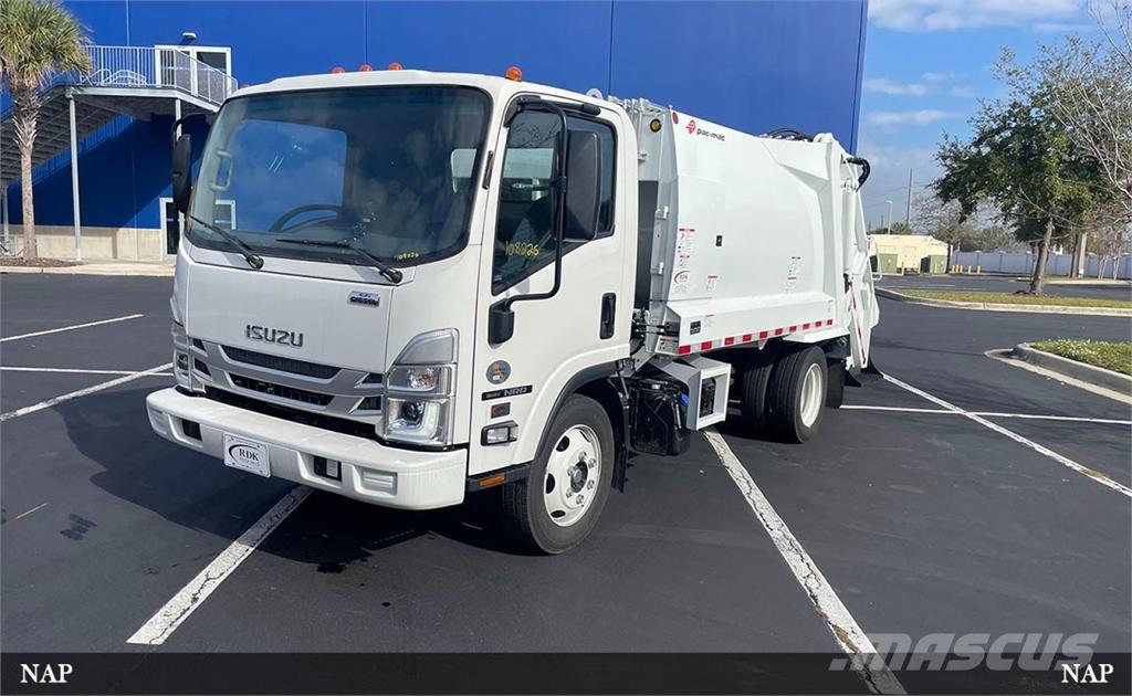 Isuzu NRR Camion dei rifiuti