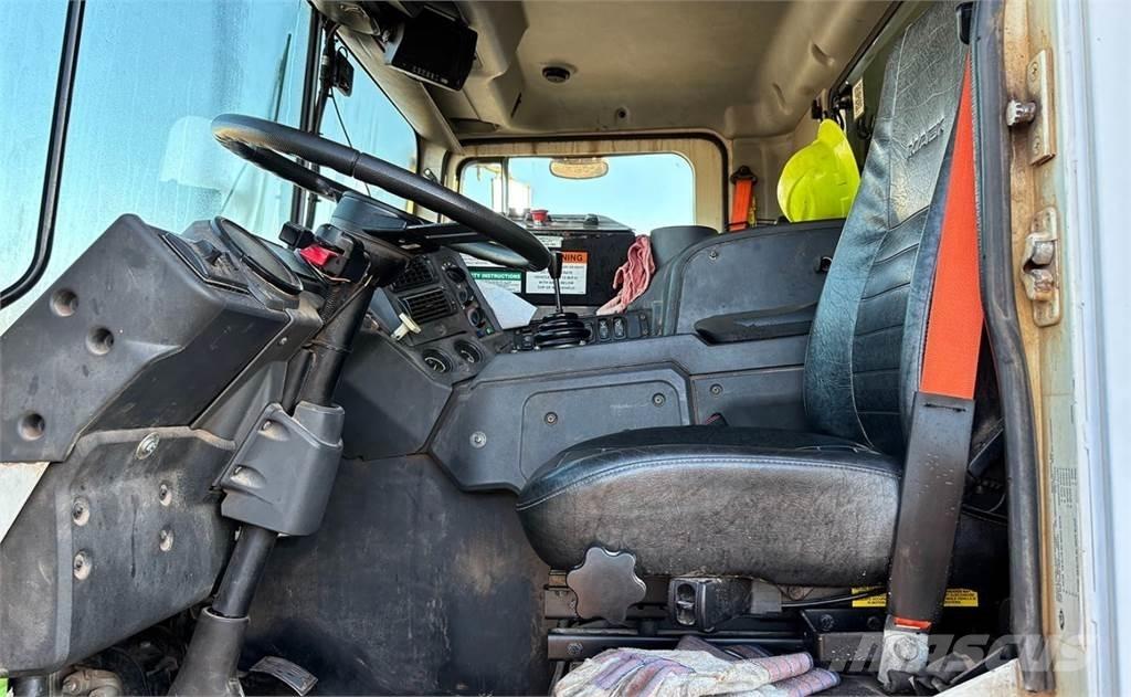 Mack 600 Camion dei rifiuti