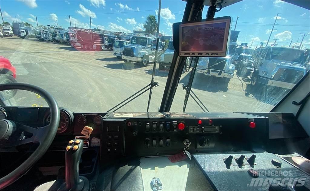 Mack LEU600 Camion dei rifiuti