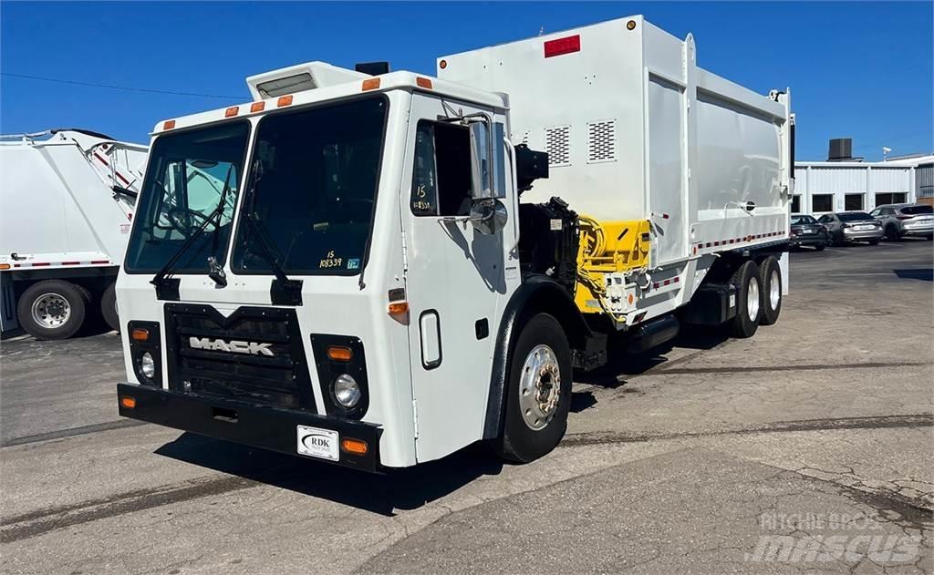 Mack LEU613 Camion dei rifiuti