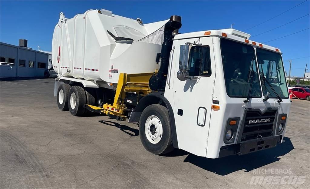 Mack LEU613 Camion dei rifiuti