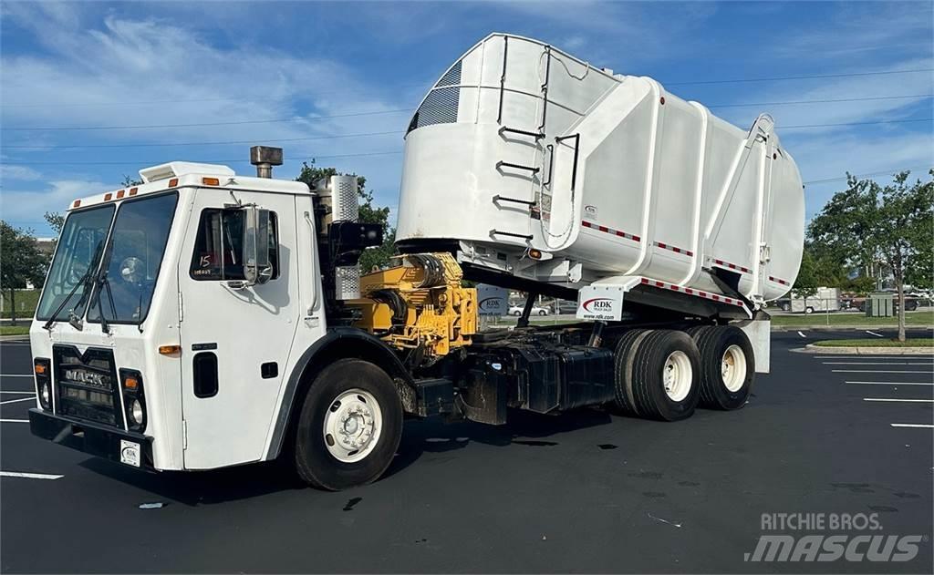 Mack LEU613 Camion dei rifiuti