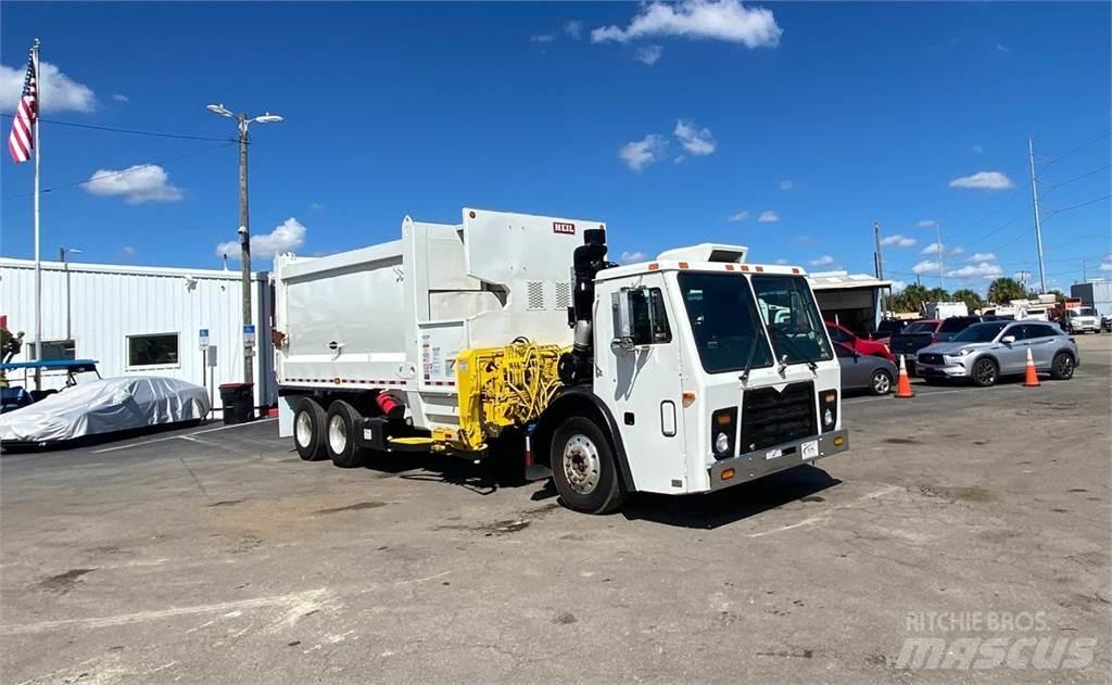 Mack LEU613 Camion dei rifiuti