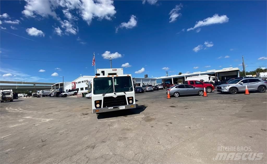 Mack LEU613 Camion dei rifiuti