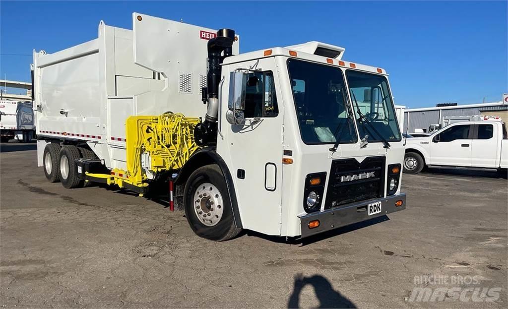 Mack LEU613 Camion dei rifiuti