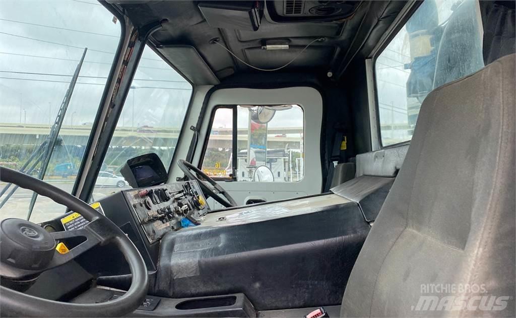 Mack LEU613 Camion dei rifiuti
