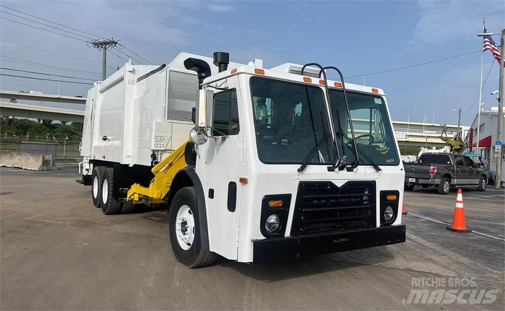 Mack LEU613 Camion dei rifiuti