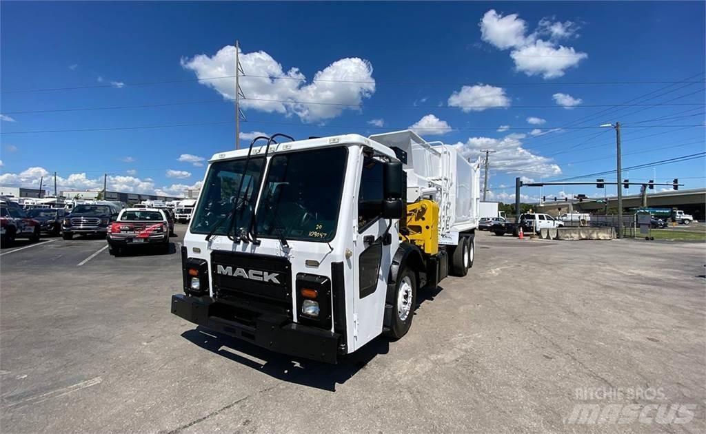 Mack LR613 Camion dei rifiuti