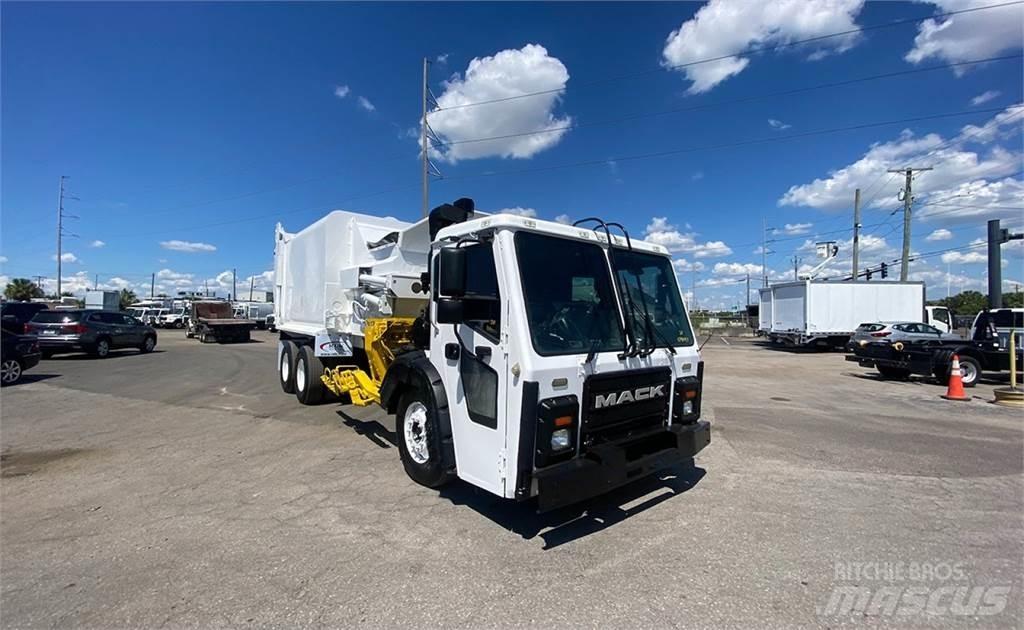 Mack LR613 Camion dei rifiuti