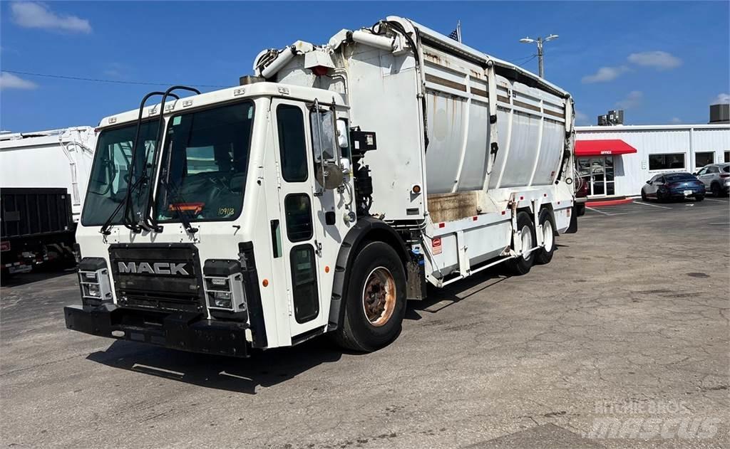 Mack LR613 Camion dei rifiuti