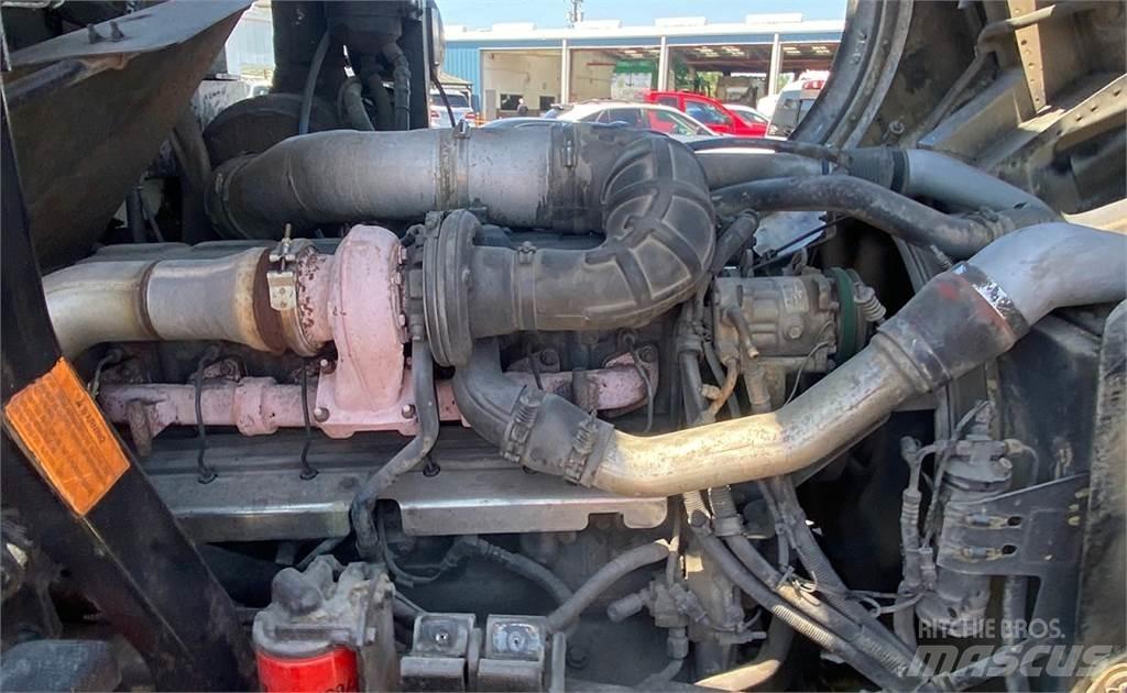 Mack MR688S Camion dei rifiuti