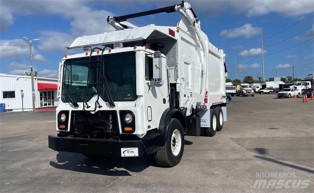 Mack MRU613 Camion dei rifiuti