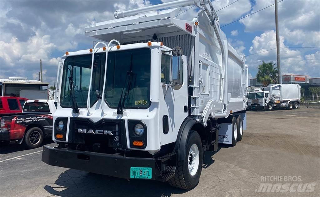 Mack MRU613 Camion dei rifiuti