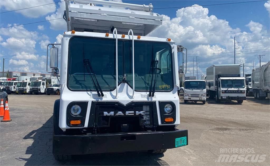 Mack MRU613 Camion dei rifiuti