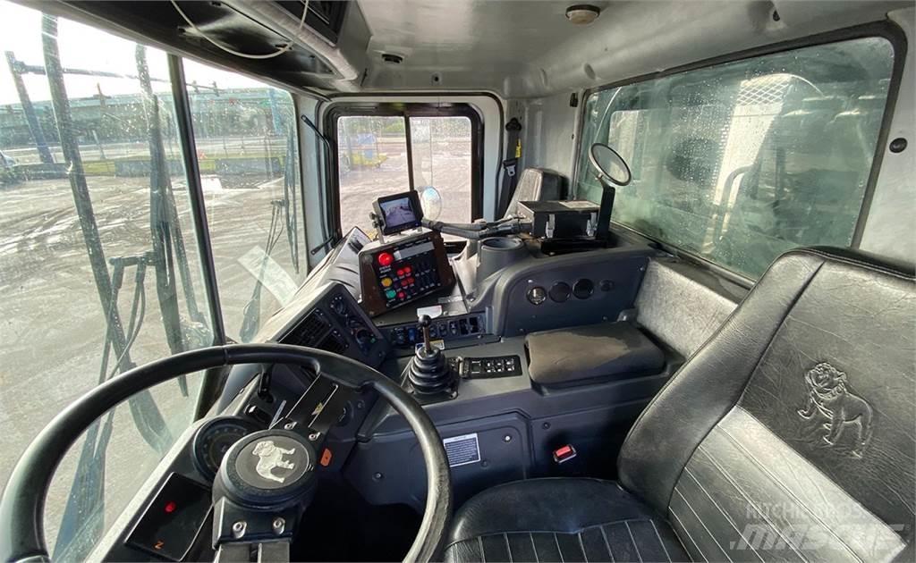 Mack MRU613 Camion dei rifiuti