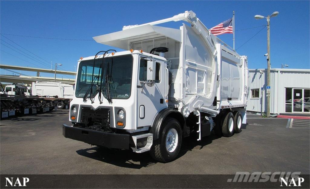 Mack MRU613 Camion dei rifiuti