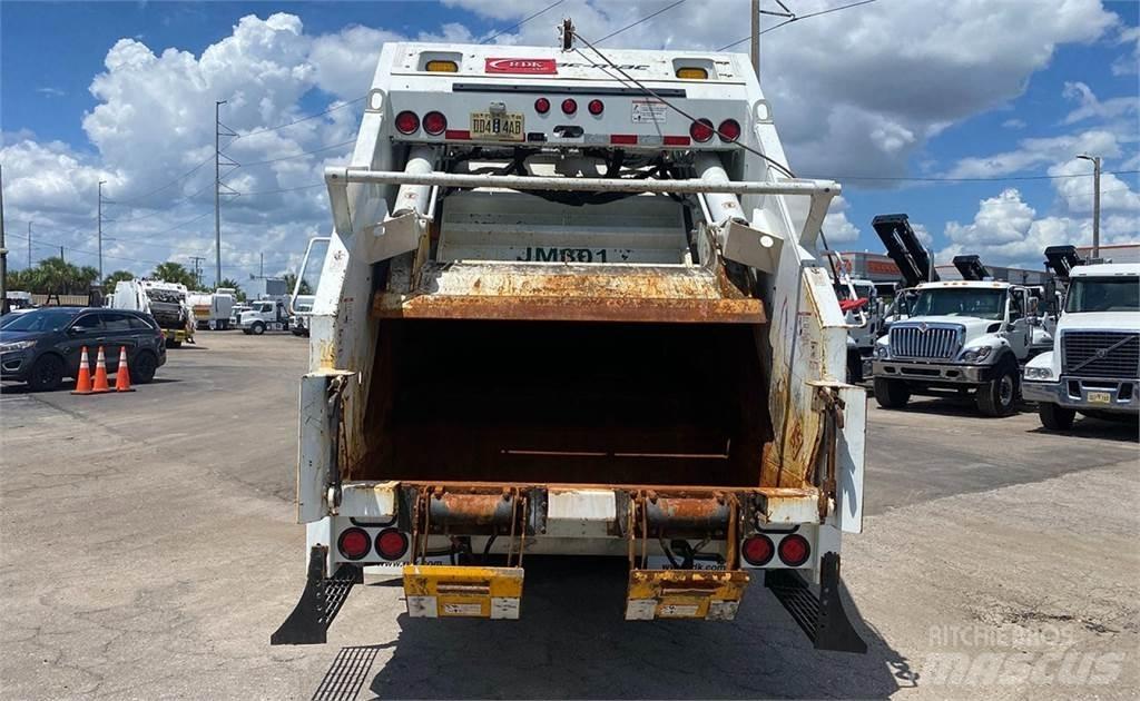 Mack TE64 Camion dei rifiuti