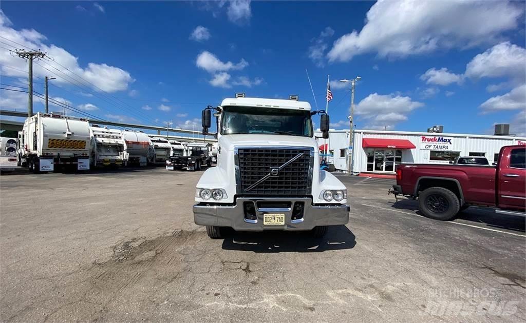 Volvo VHD64 Motrici scarrabili