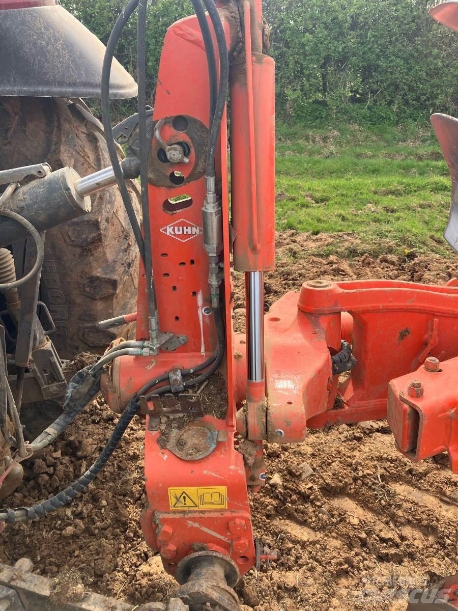 Kuhn MM123 Aratri convenzionali