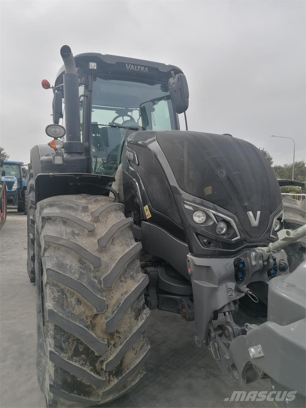 Valtra S324 Trattori
