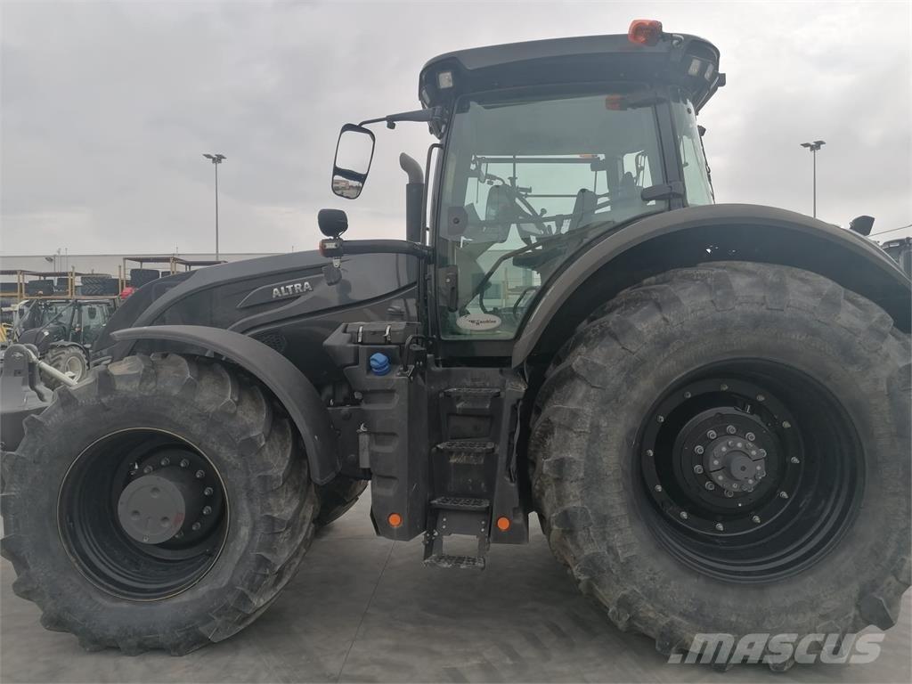 Valtra S324 Trattori