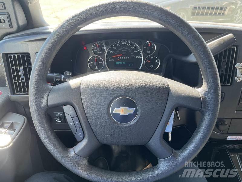 Chevrolet Express Mini bus