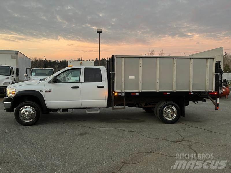 Dodge Ram 5500 Camion con sponde ribaltabili