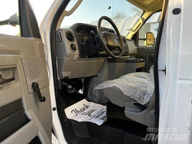 Ford Econoline Furgone chiuso