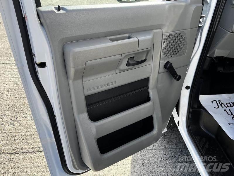 Ford Econoline Furgone chiuso