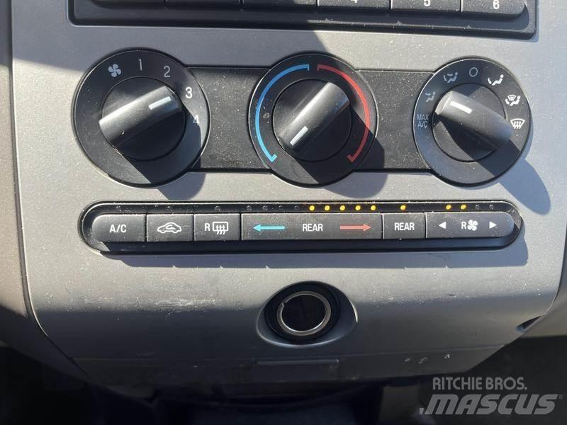 Ford Expedition Auto