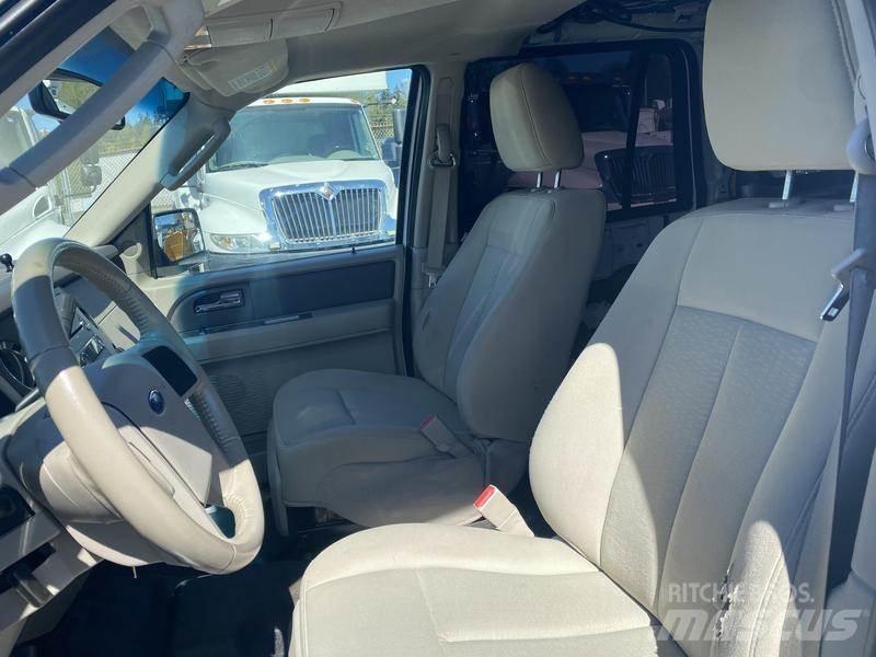 Ford Expedition Auto