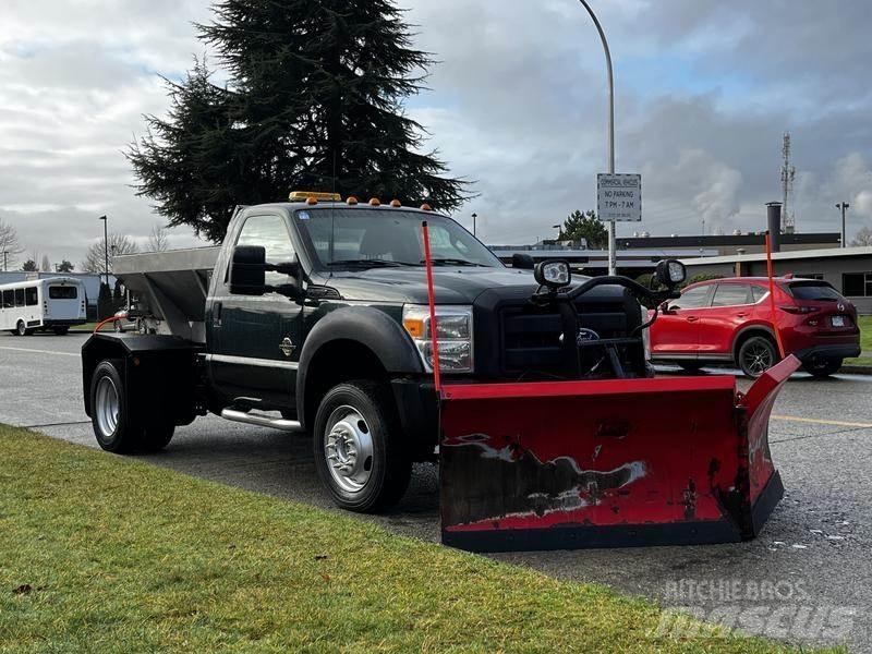 Ford F-550 Lame spazzaneve e aratri