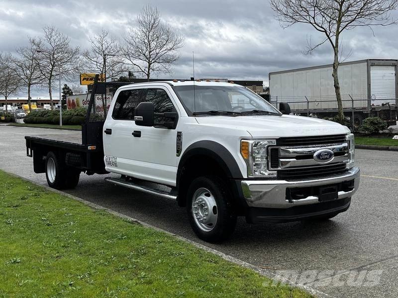 Ford F-550 Camion con sponde ribaltabili
