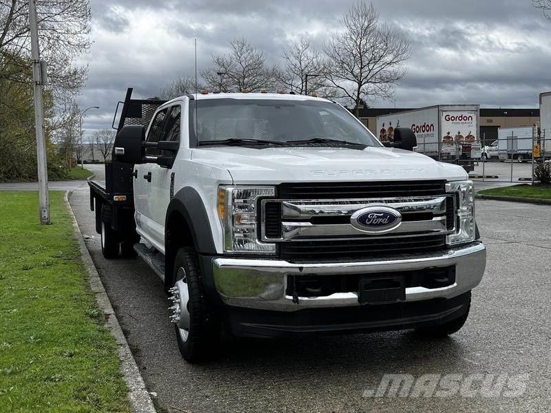 Ford F-550 Camion con sponde ribaltabili