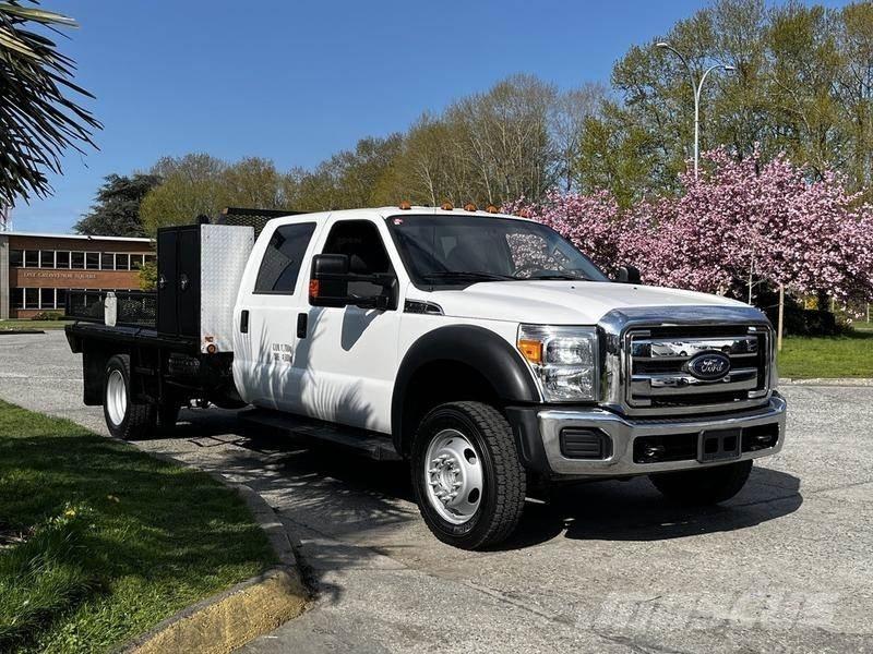 Ford F-550 Camion con sponde ribaltabili