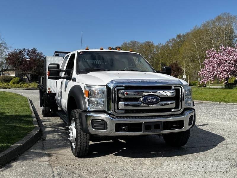 Ford F-550 Camion con sponde ribaltabili