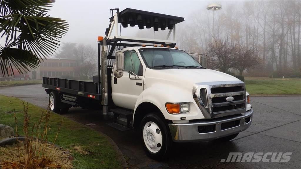 Ford F-750 Camion con sponde ribaltabili