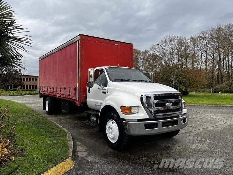 Ford F-750 Furgone chiuso