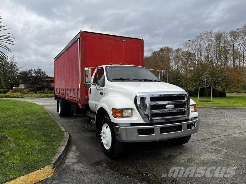 Ford F-750 Furgone chiuso