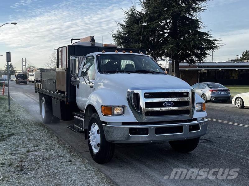 Ford F-750 Camion con sponde ribaltabili