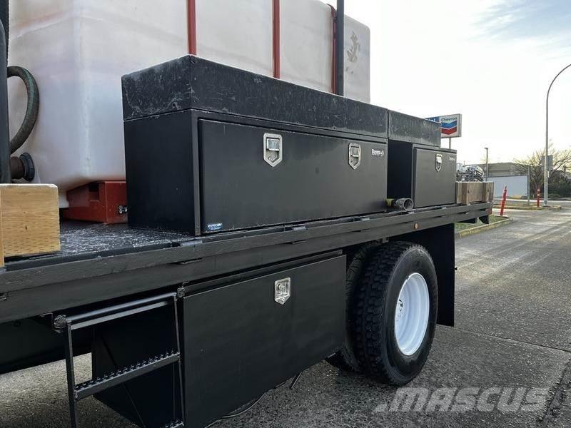 Ford F-750 Camion con sponde ribaltabili