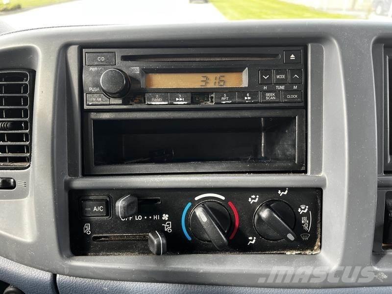 Hino 268 Furgone chiuso