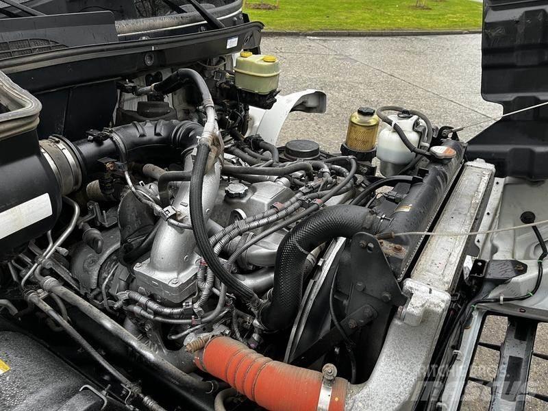 Hino 338 Furgone chiuso