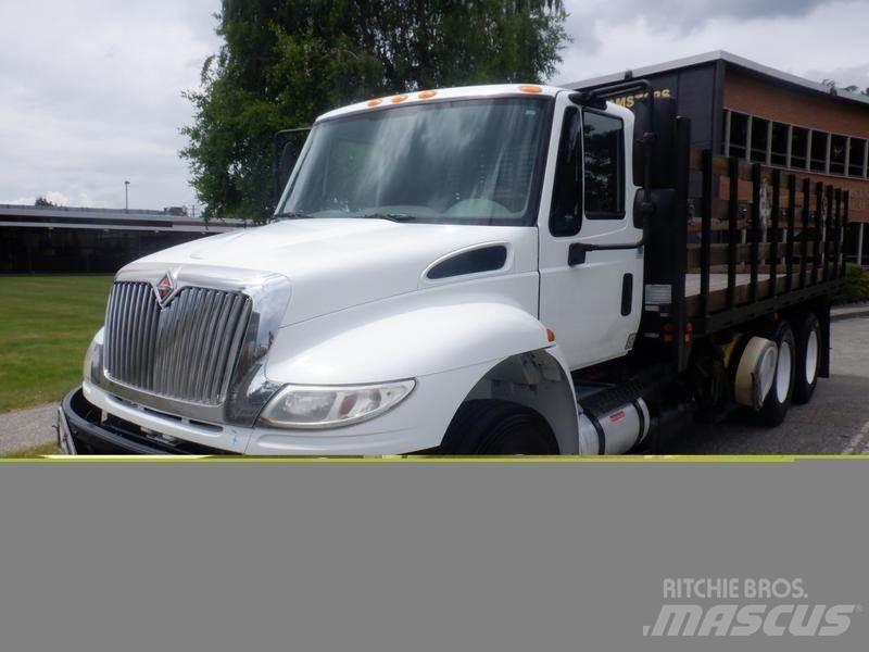 International 4400 Camion con sponde ribaltabili