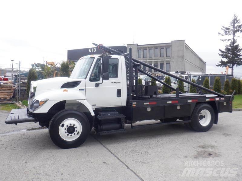 International 7300 Camion con sponde ribaltabili