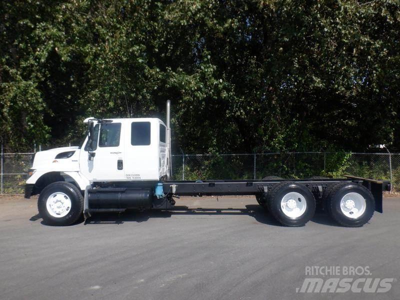 International 7400 Autocabinati