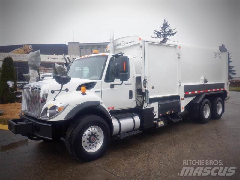 International 7400 Camion dei rifiuti