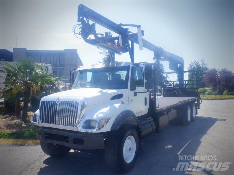 International 7500 Autogru