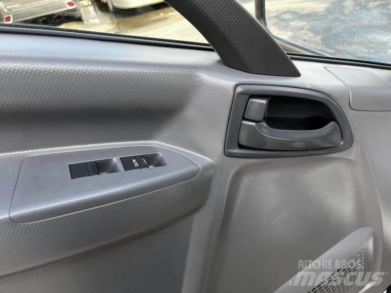 Isuzu NPR Furgone chiuso
