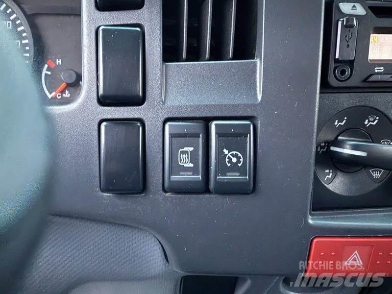 Isuzu NPR Camion con sponde ribaltabili